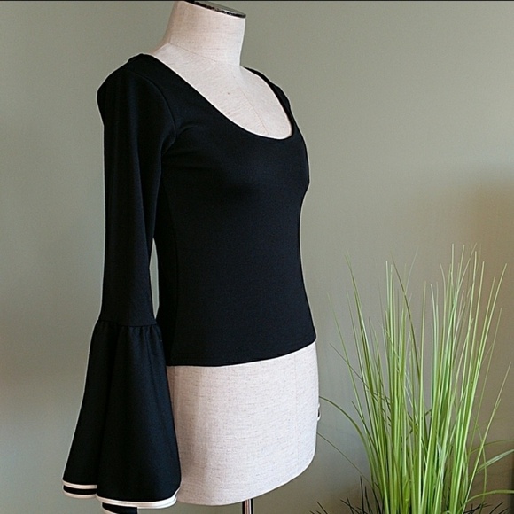 Ronny Kobo Top Cropped Flared Layered Bell Sleeve Knit Black White XS NWT - Picture 3 of 7